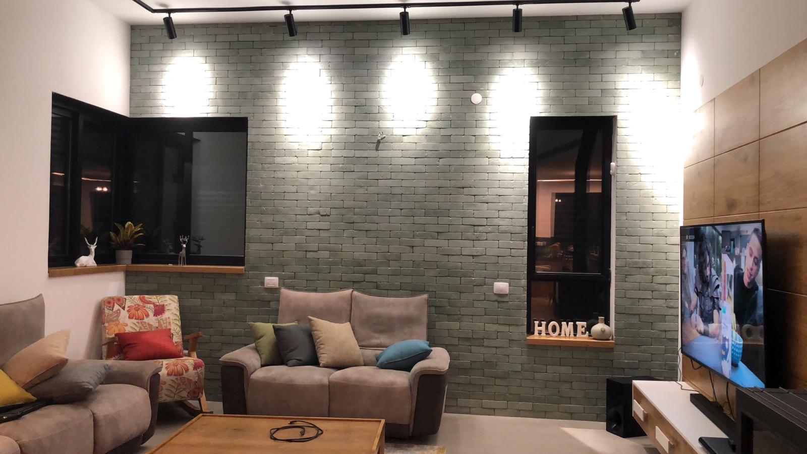 בריקים סלון